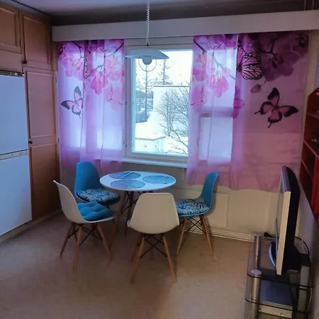 Siisti Valoisa Kolmio 아파트